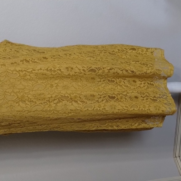 Charming Charlie Yellow Lace Overlay Sleeveless Shift Dress Size XL - Picture 3 of 7